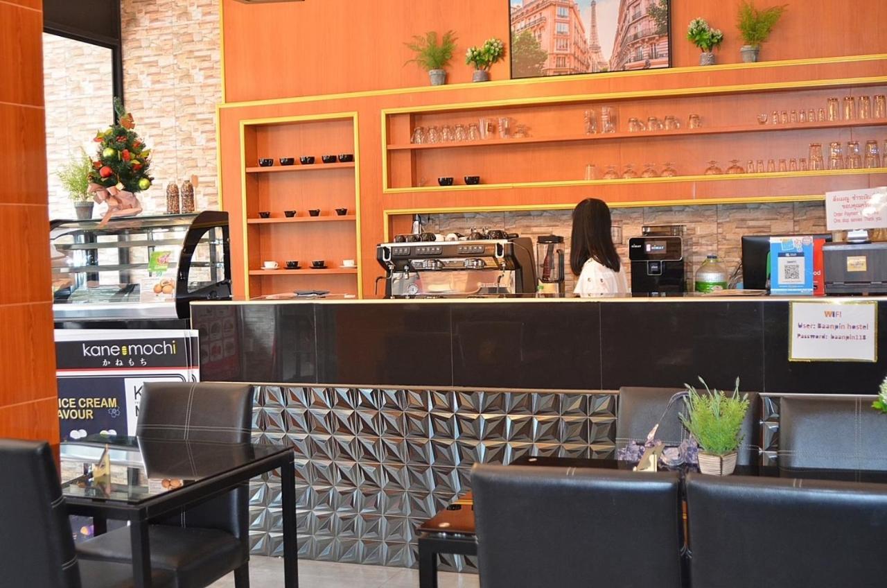 Baanpin Hotel & Cafe Бангкок Екстер'єр фото
