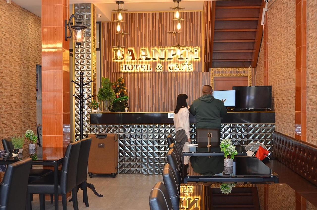 Baanpin Hotel & Cafe Бангкок Екстер'єр фото